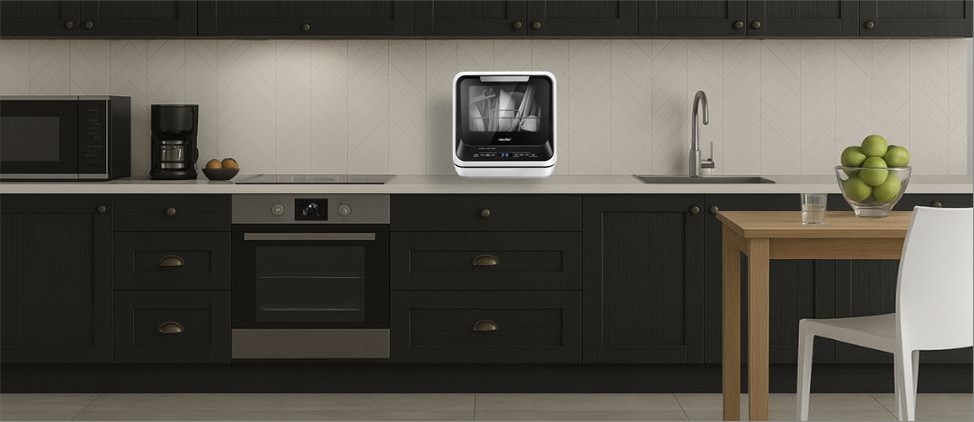 An informative graphic comparing the COMFEE MINILITE CDC17P0ABB dishwasher's size to common kitchen counters and human height references. This visual aid provides a clear sense of scale, highlighting its compact footprint and suitability for tight kitchen spaces.